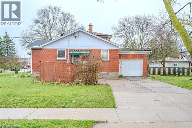 Photo - 68 Jansen Ave