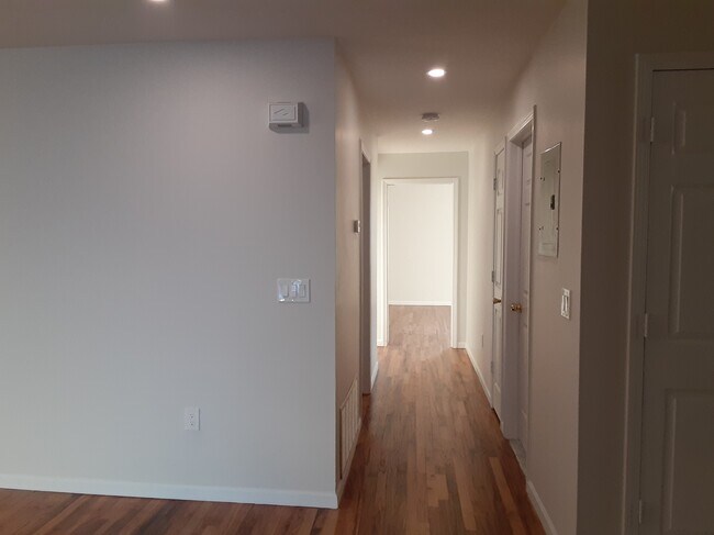 Hallway - 89 Sumo Village Ct Unit 1rstfloor