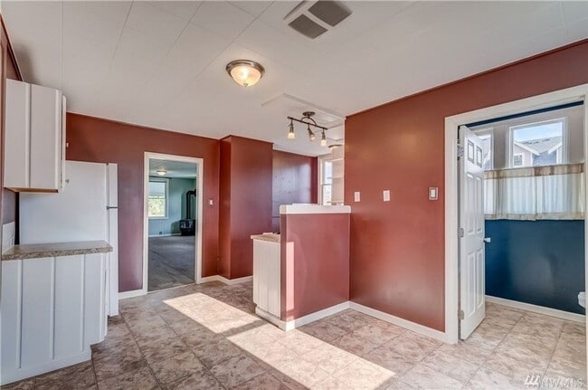 Photo - Pre-leasing September - 4bd/2bath