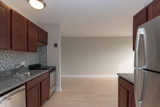 Photo - 450 W Wellington Ave Unidad E13