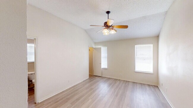 Photo - 2802 Woodlands Dr