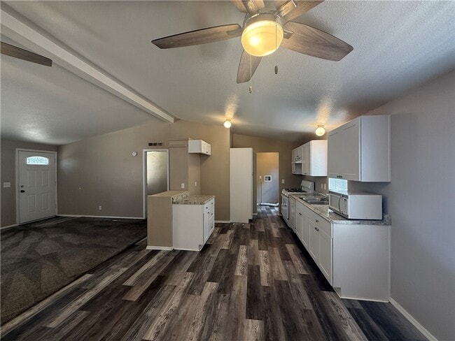 Photo - 2150 E Snavely Ave
