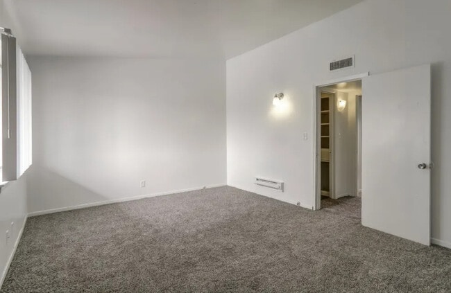 Crestpark Apartments