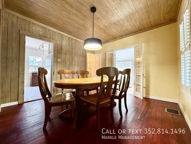 Photo - 6971 Earlwood Ave