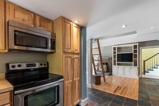 Photo - 1005 Lake Ave