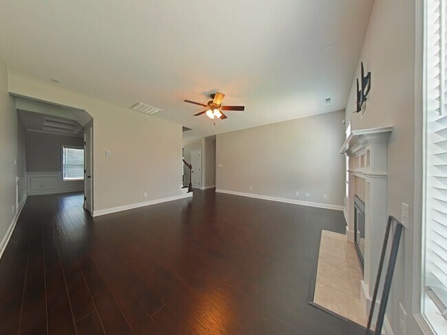 Photo - 171 Tellmont St