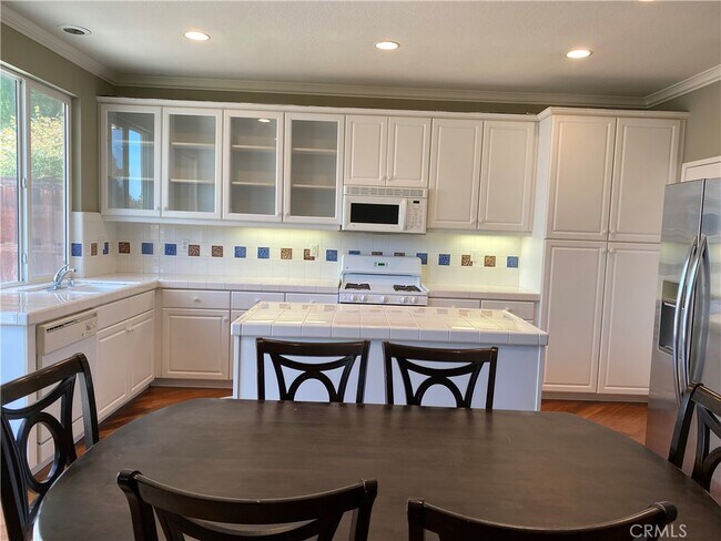 Photo - 1686 Goldenrod Ave