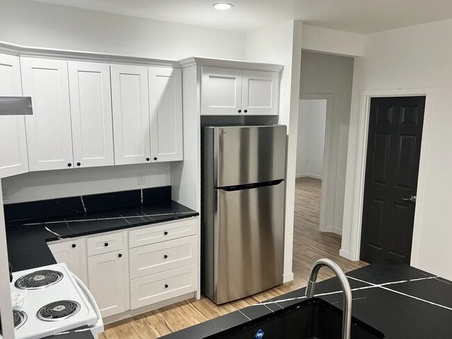 Building Photo - 119 Grant Dr Unit H 119 A