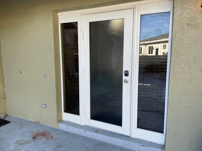 Photo - 711 NE 14th St