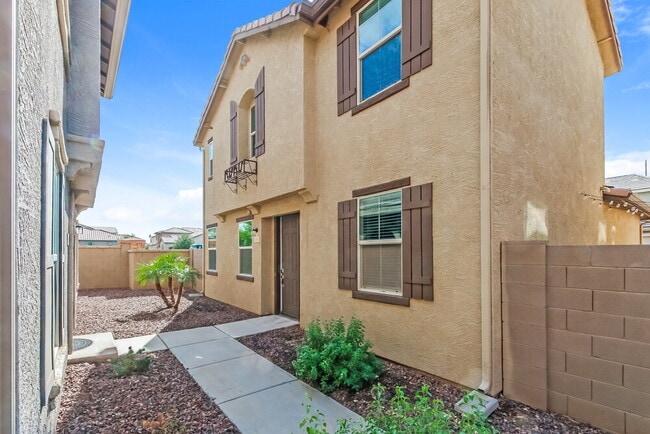 Building Photo - 495 N Ranger Trail Rental