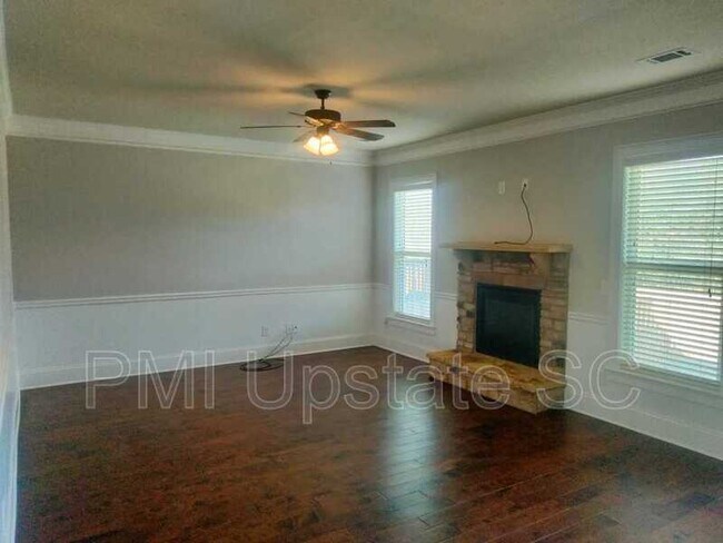 Photo - 113 River Valley Ln