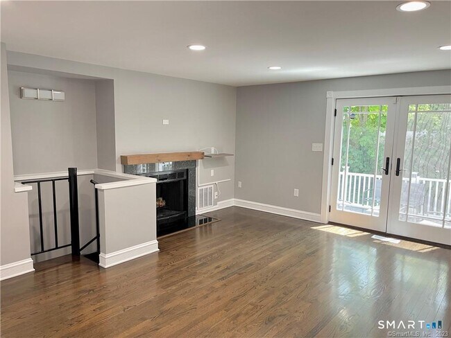 Photo - 35 Seaside Ave Unit APT 35