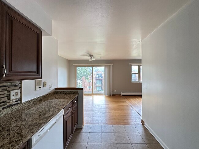 Photo - 1004 S River Rd Unidad 203