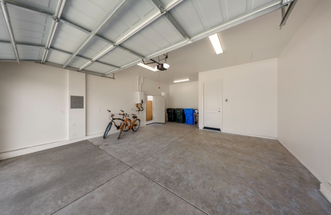 Photo - 2522 Amur Ave