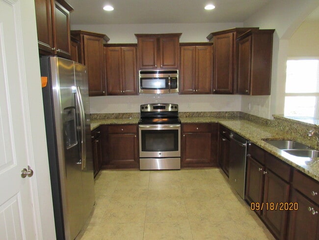 Photo - 173 Whitman Way