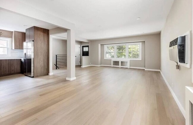 Photo - 208-12 53rd Ave