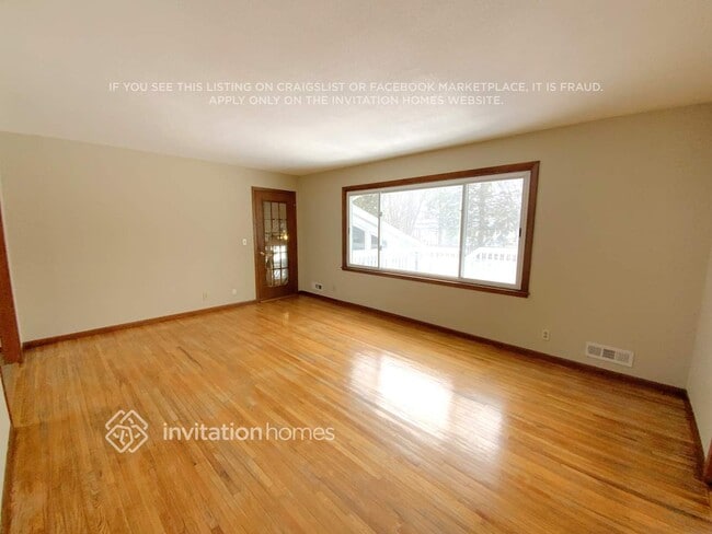 Photo - 124 Oakwood Rd