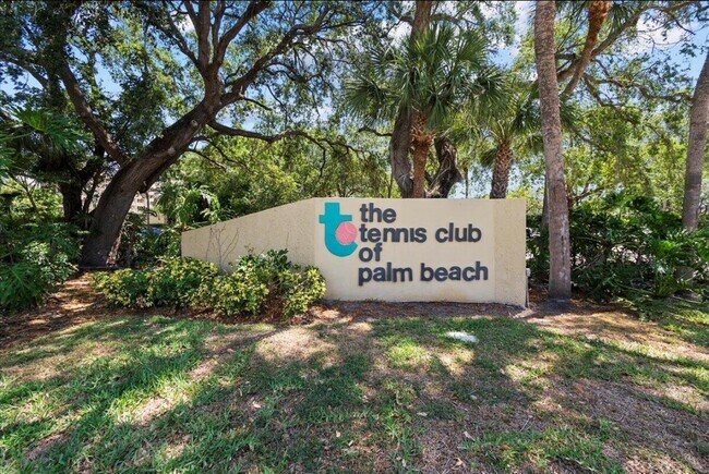 2786 Tennis Club Dr Unidad 102
