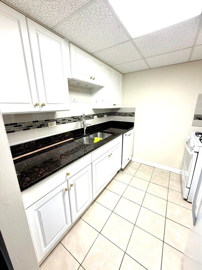 Photo - 1133 Royal St George Dr Unidad 108