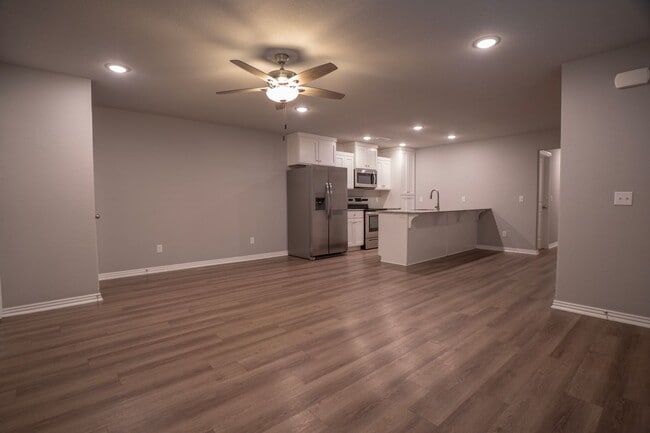 Photo - Beautiful 3 Bedroom 2 Bath Duplex!