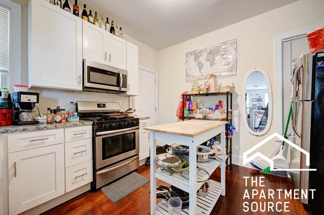 Photo - 2619 W Superior St Apartments Unit CH