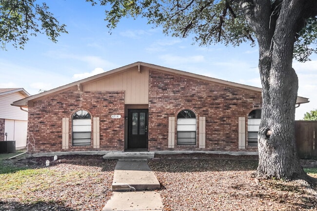 Building Photo - 8714 Miami Dr
