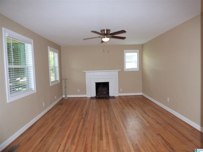 Photo - 725 9th Ave S