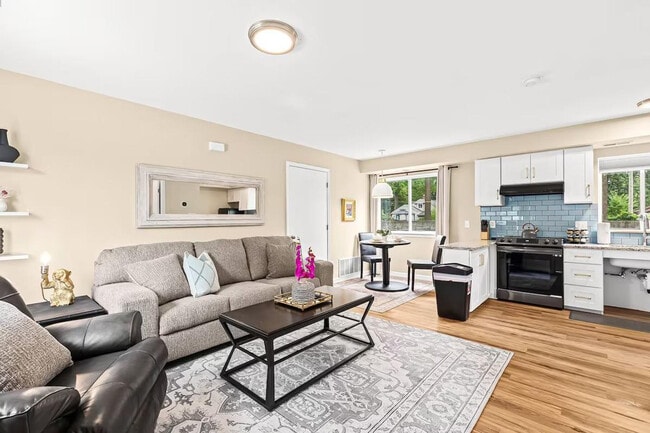 Building Photo - 18425 Mesle St Unit ID1054652P Rental