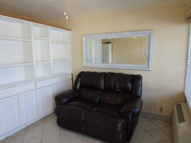 2202 Perrin Dr