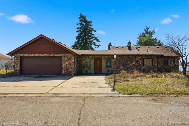 Photo - 2739 Lakeridge Ave