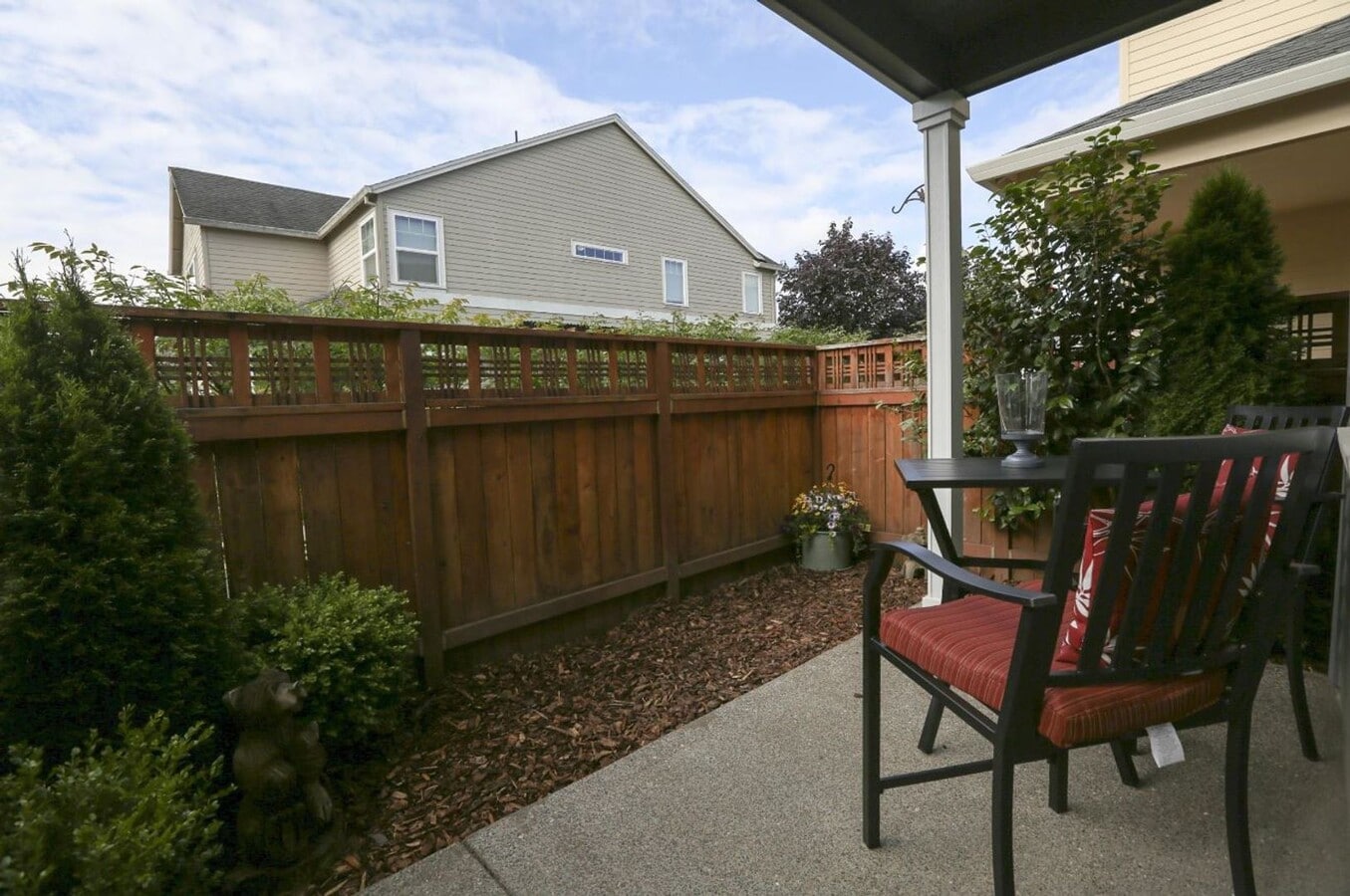 Photo - Bright & Beautiful Updated 3 bed, 2.5 Home in Hillsboro Orenco Gardens! Plus Den on main level