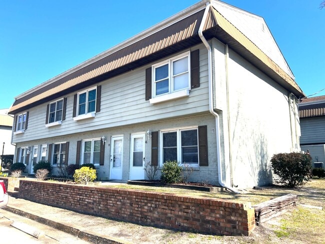 Photo - Two-Bedroom, 1.5 Bath Town Home Located near 48th Av North in Myrtle Beach!