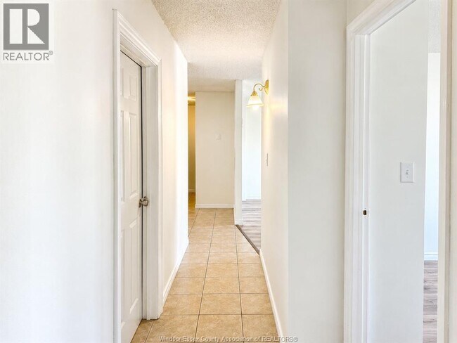 Photo - 2565 Lauzon Rd Unit 101
