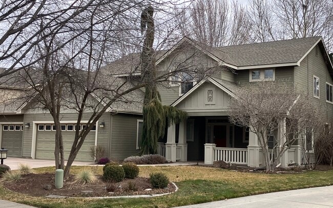 Building Photo - 1074 N Caledonia Pl