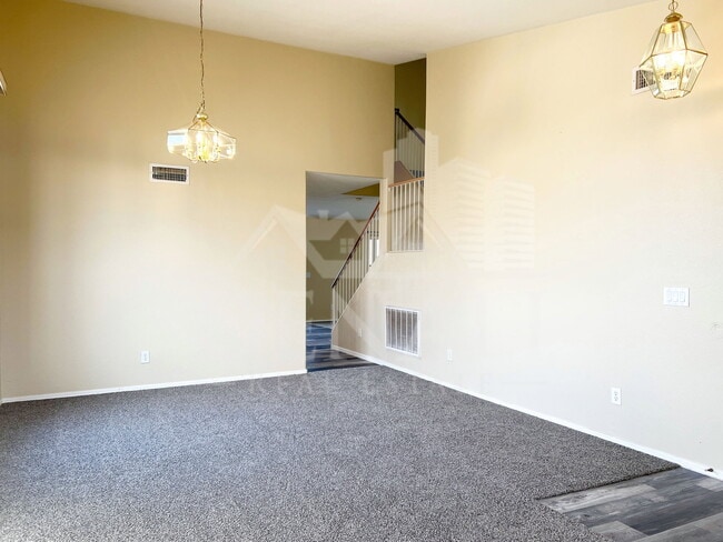 Photo - 2207 S Peppertree Ct