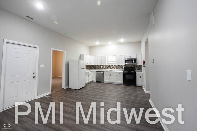 Photo - 925 N Sheffield Ave