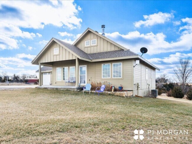 Photo - Tucked Away Yet Close to It All-Beautiful Elkhorn Rental has it all!