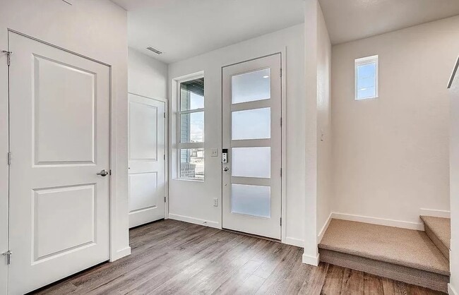 Photo - 6770 Raritan Dr