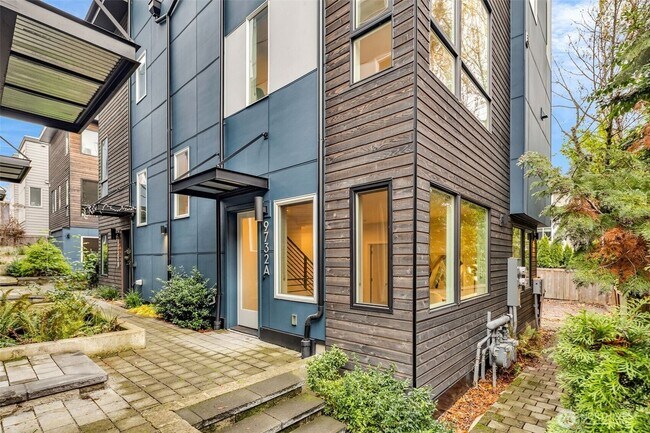 Photo - 9732 Woodlawn Ave N