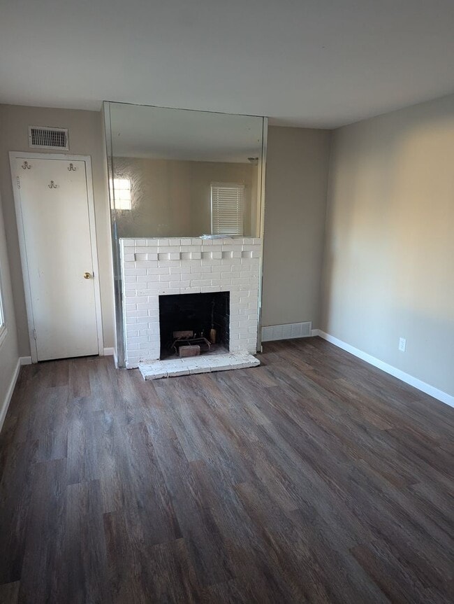 Photo - Such a Cute and Cozy House, Fully Renovate...