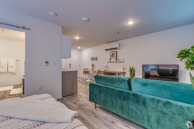 Building Photo - $2,025 back in your pocket *Downtown Views... Unit 505 Rental
