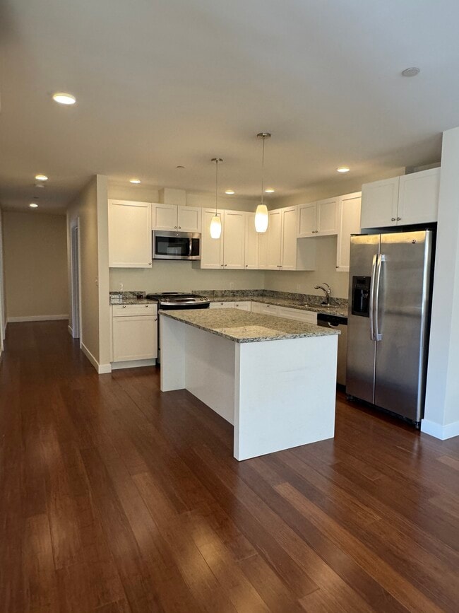 Building Photo - 125 Midway Rental