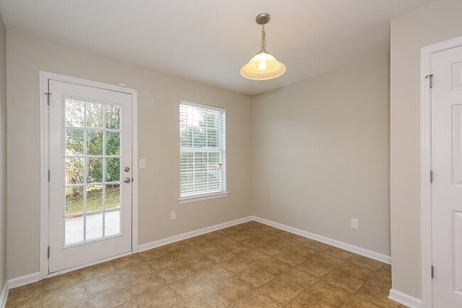 Photo - 120 Emporia Loop
