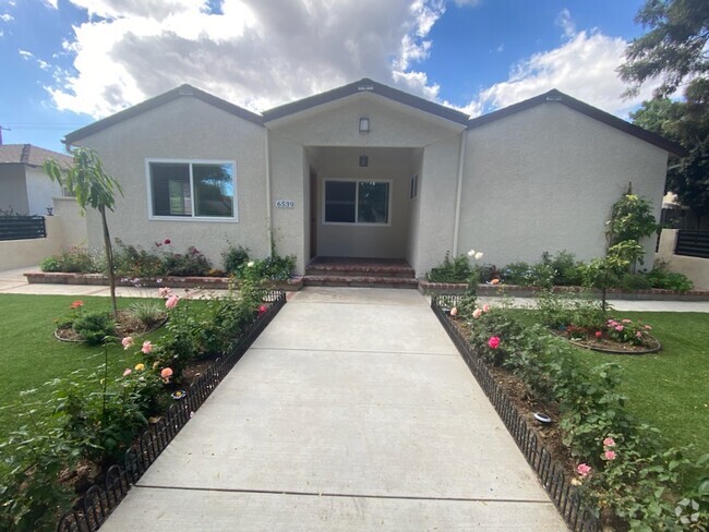 Building Photo - 6539 Coldwater Canyon Ave Rental
