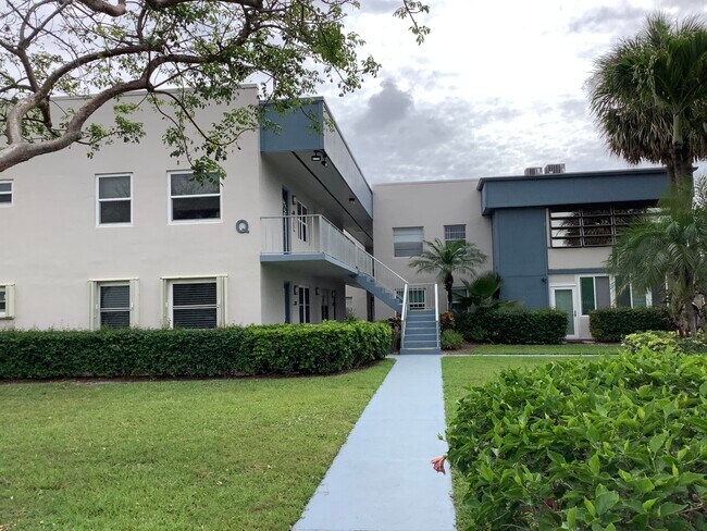 Building Photo - 794 Normandy Trail