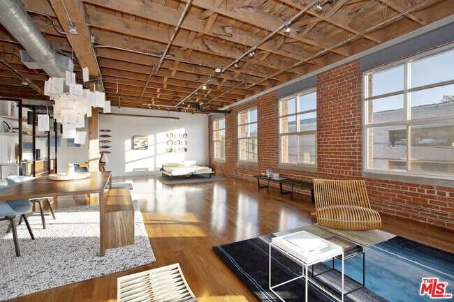 Photo - 500 Molino St Condo Unit 204