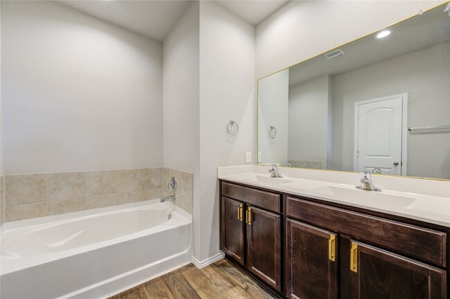 Building Photo - 20451 Green Mountain Dr
