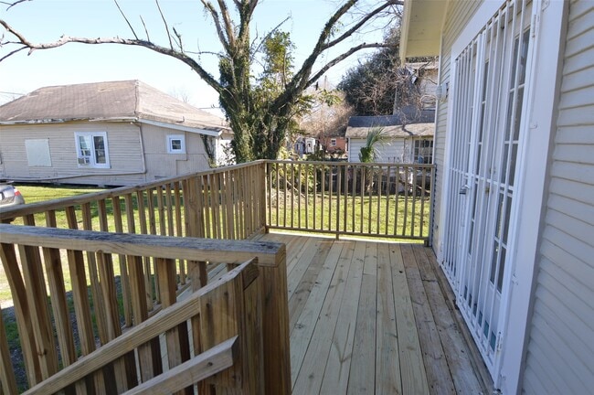 Photo - 2714 Holman St