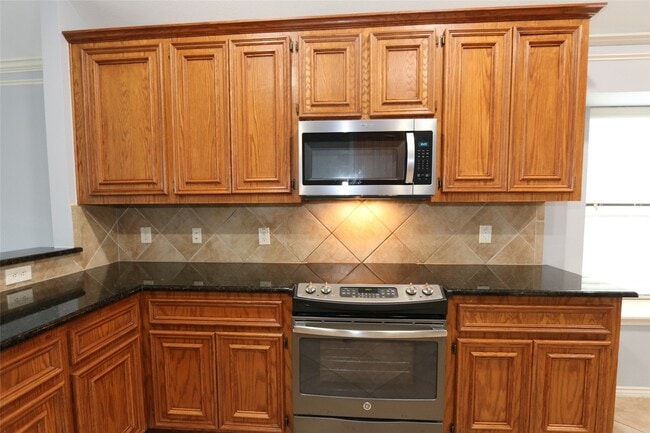 Building Photo - 11031 Anilu Dr