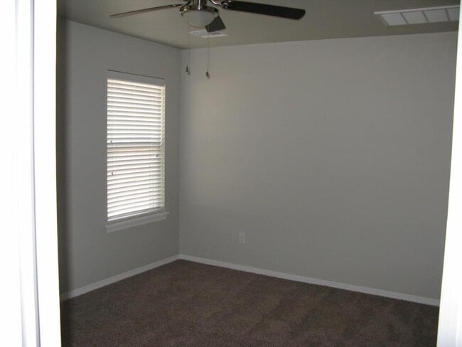 11613 Surrey Ln